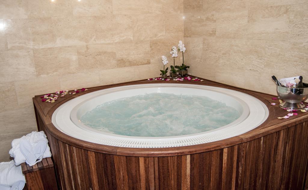 Escuderos Hotel Cruz Argamasilla de Calatrava Екстериор снимка