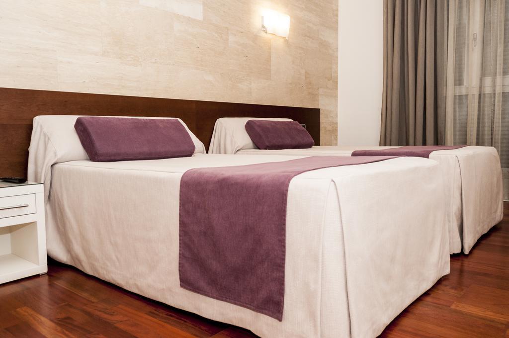 Escuderos Hotel Cruz Argamasilla de Calatrava Екстериор снимка