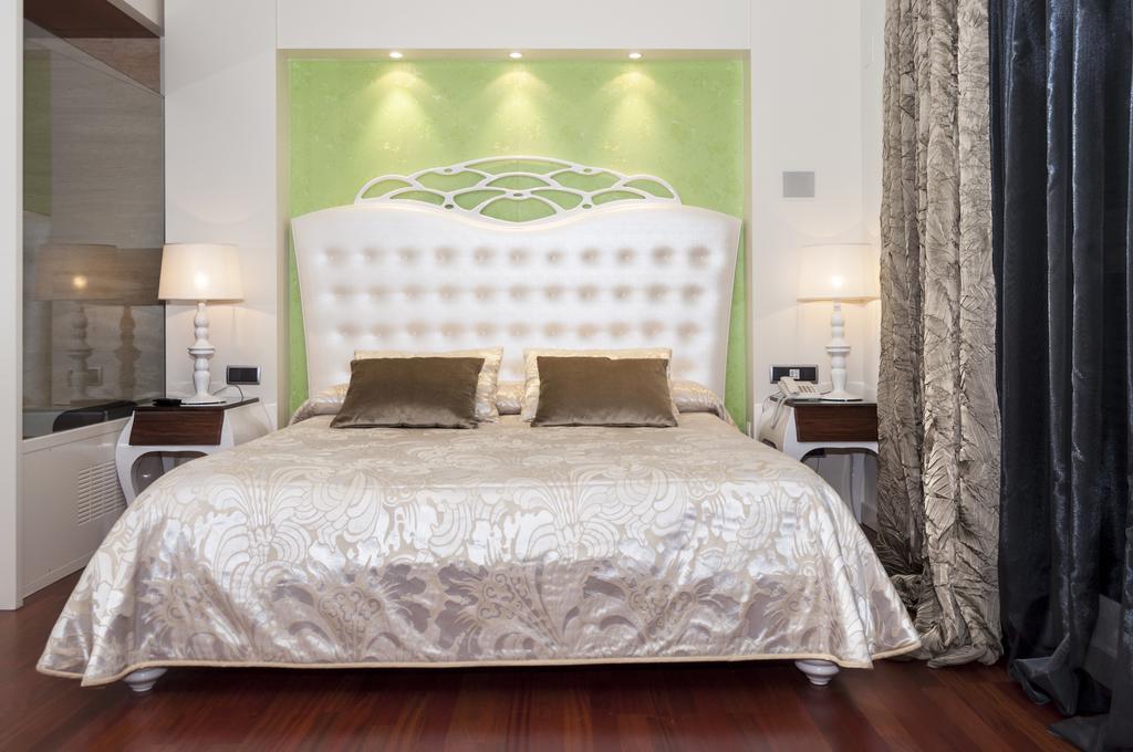 Escuderos Hotel Cruz Argamasilla de Calatrava Стая снимка